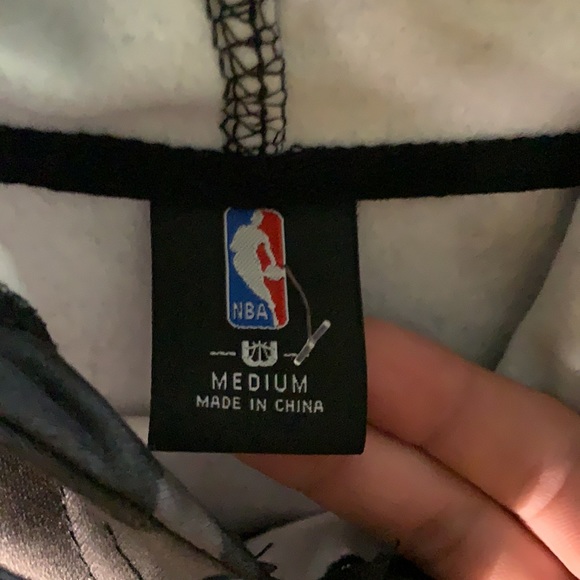 New Orleans Pelicans Jacket. - Picture 3 of 5